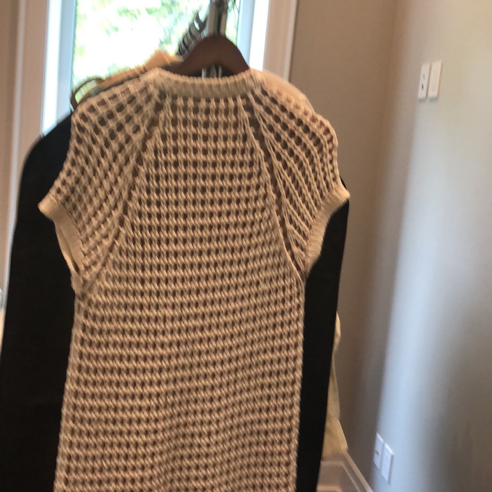 Long Hand Made Sweater - Picture 4 of 4